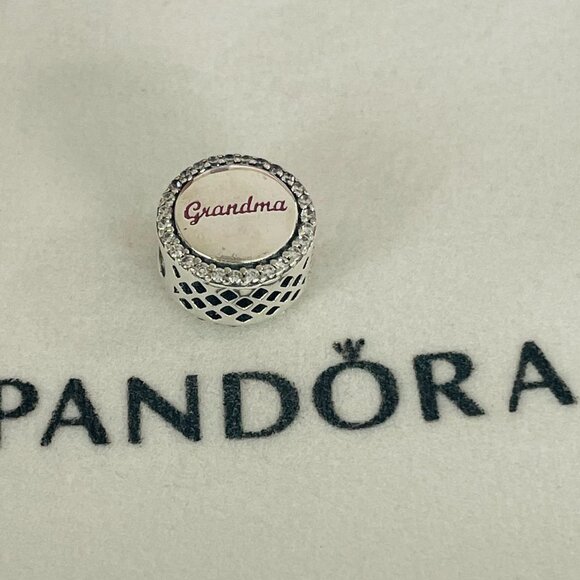 Pandora My Favorite Humans Call Me Grandma Personalized Charm Bead - Picture 4 of 5